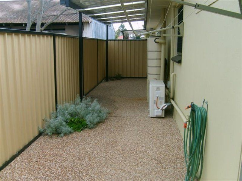 Unit 2/13 Cecil Street, Warwick QLD 4370