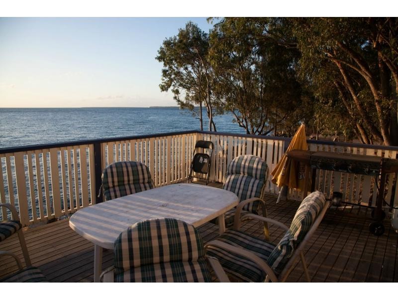 2 Birch Street, Amity Point QLD 4183
