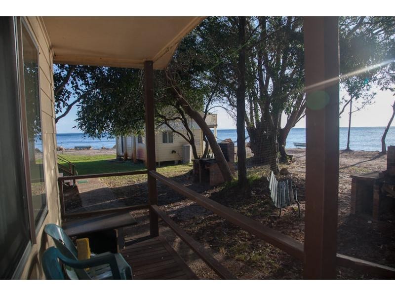 2 Birch Street, Amity Point QLD 4183