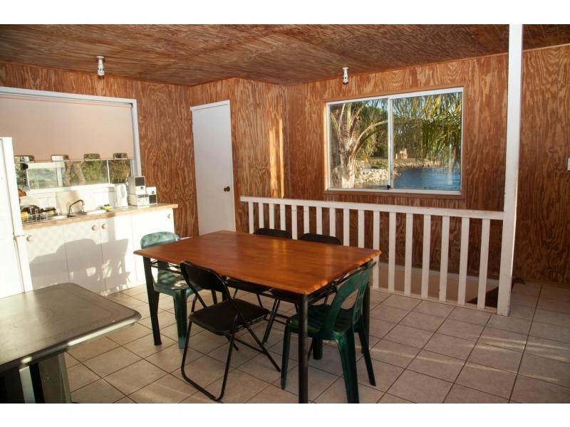 2 Birch Street, Amity Point QLD 4183