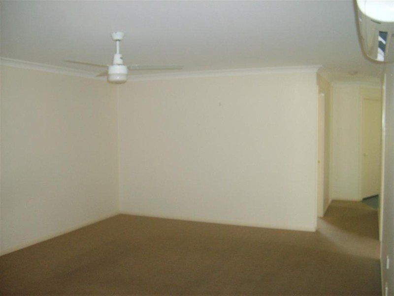 Duplex 2/4 Peregrine Court, Warwick QLD 4370