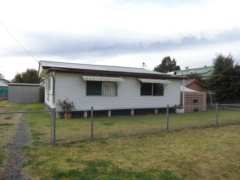 7 Herbert Street, Allora QLD 4362