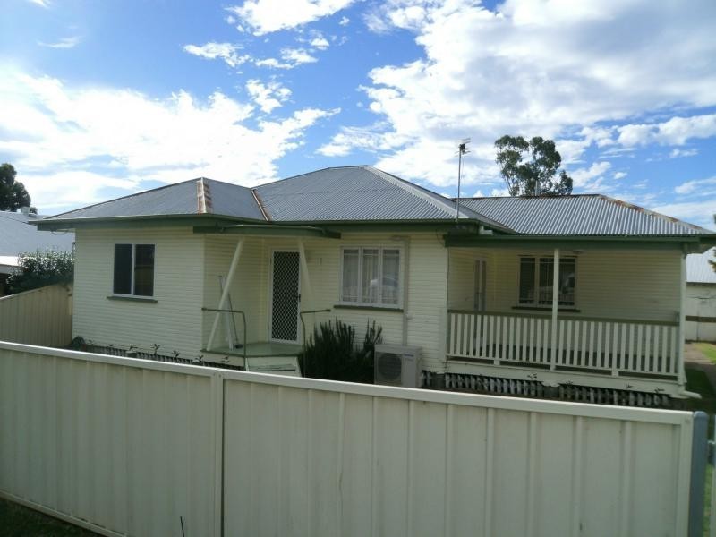 113 Pratten Street, Warwick QLD 4370