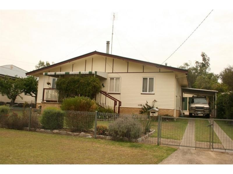4 Gillam Street, Warwick QLD 4370