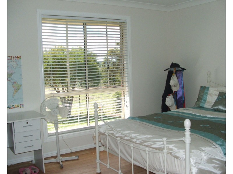 104 Shephards Drive, Deuchar QLD 4362