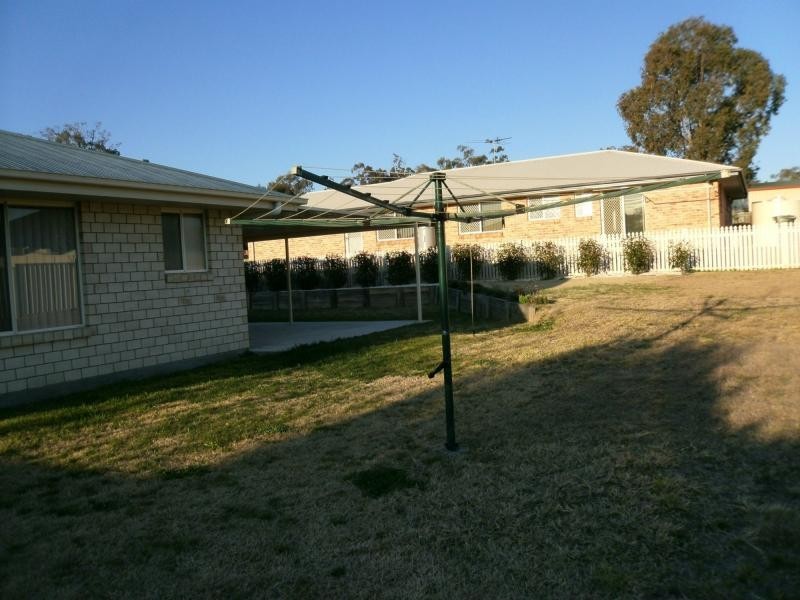 6 Lyons Crescent, Warwick QLD 4370