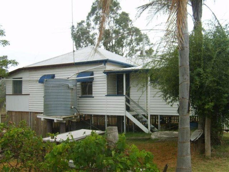 18 Railway Street, Karara QLD 4352