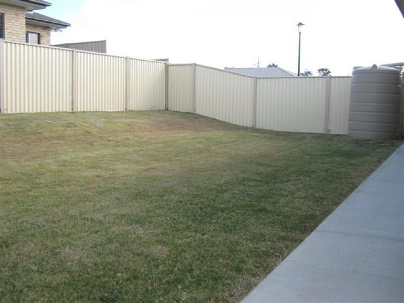 Unit 2/3 Coulsell Street, Warwick QLD 4370
