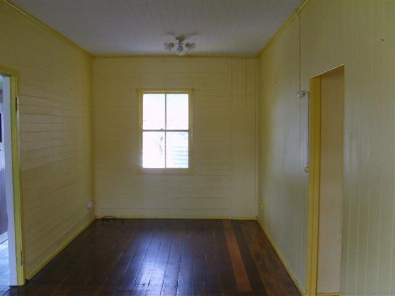 18 Railway Street, Karara QLD 4352