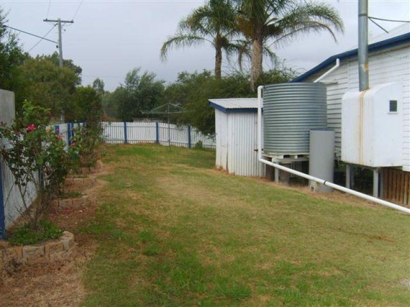 18 Railway Street, Karara QLD 4352