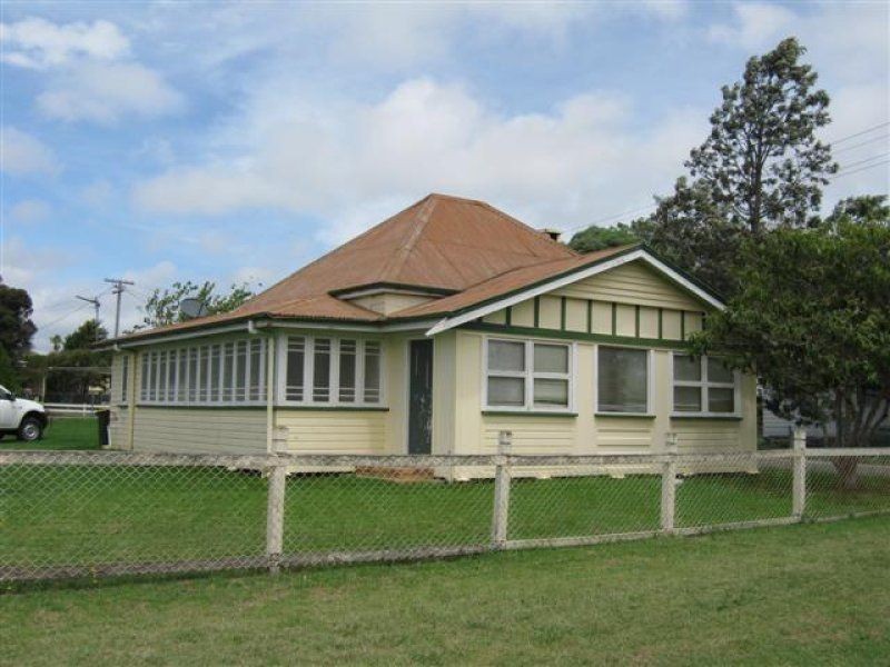 76 Pratten Street, Warwick QLD 4370