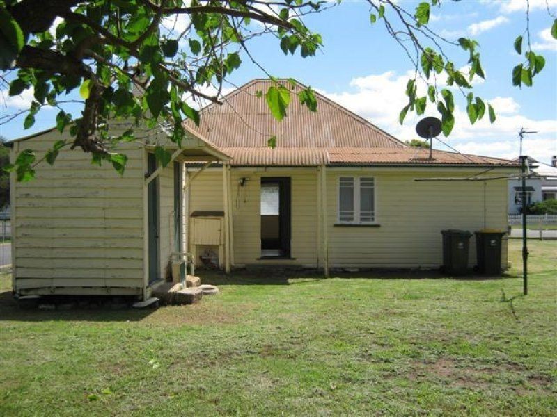 76 Pratten Street, Warwick QLD 4370
