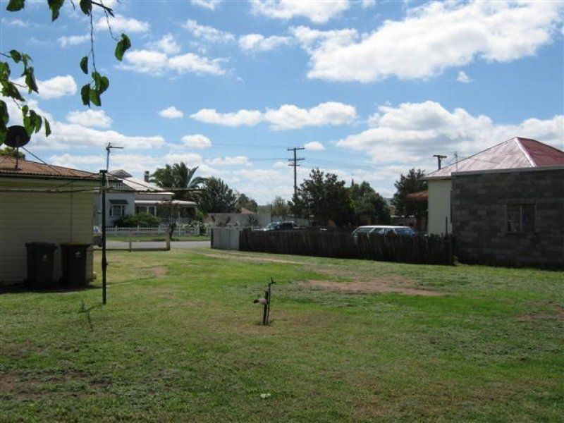 76 Pratten Street, Warwick QLD 4370