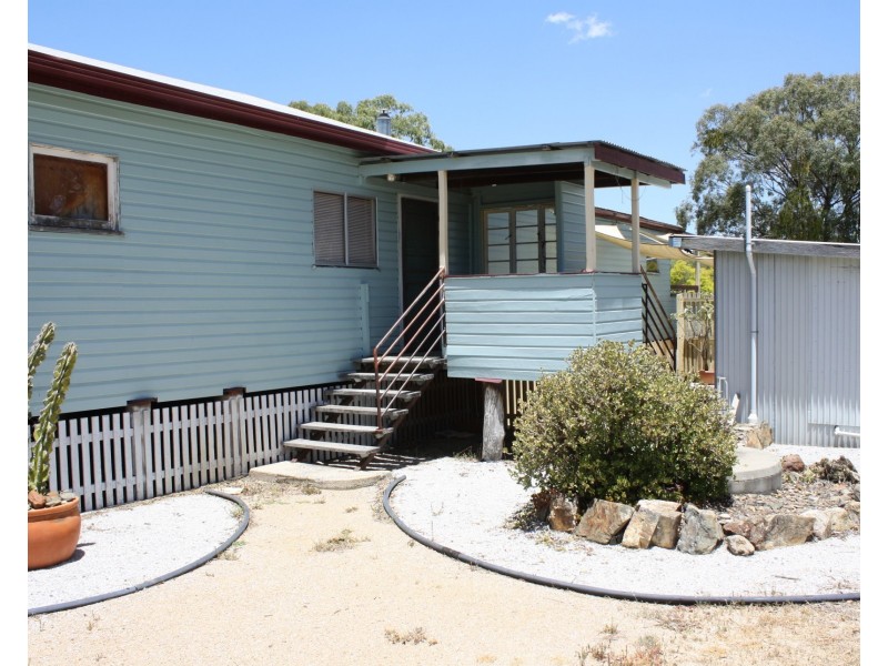 18324 Cunningham Highway, Karara QLD 4352