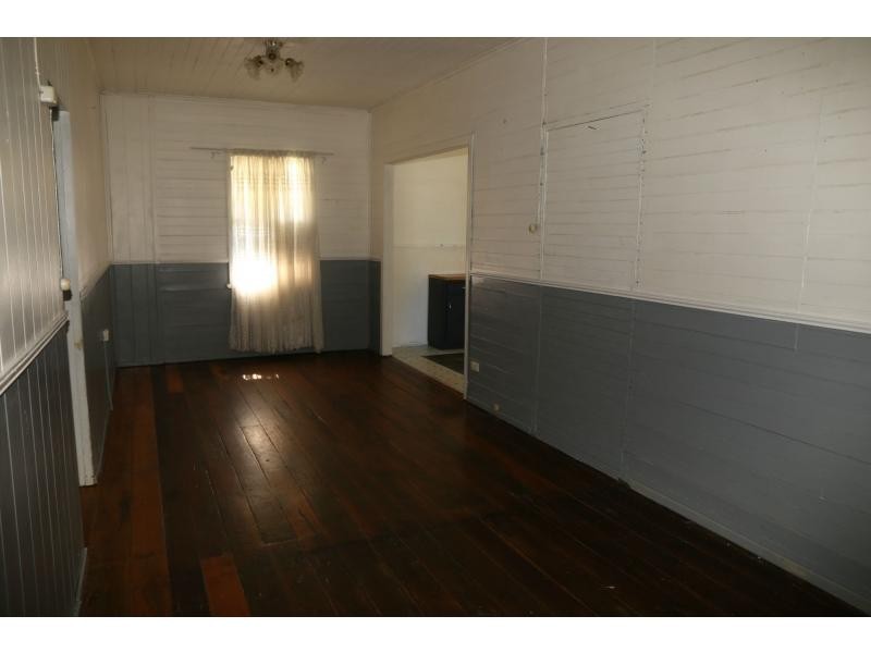 18 Railway Street, Karara QLD 4352
