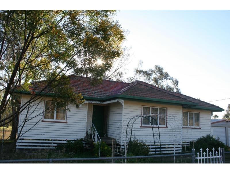 5 Dove Street, Leyburn QLD 4365