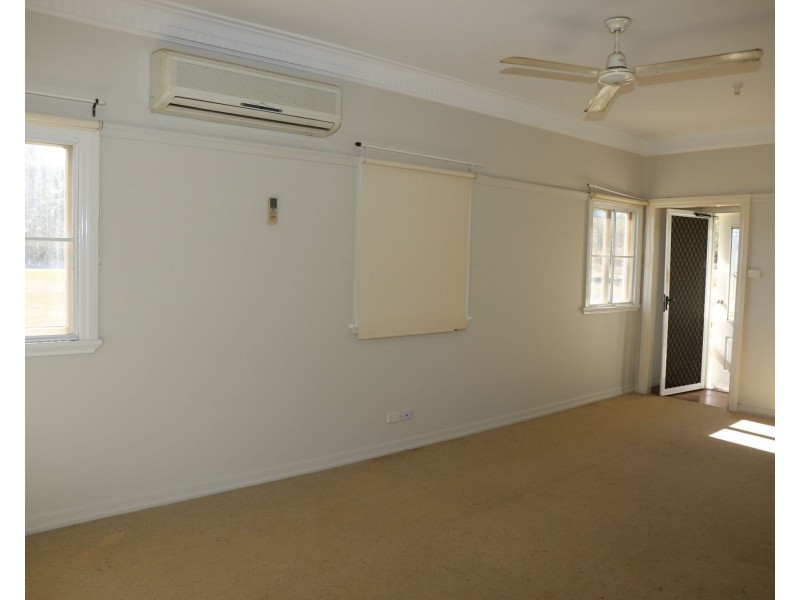 43 McIntyre Street, Leyburn QLD 4365