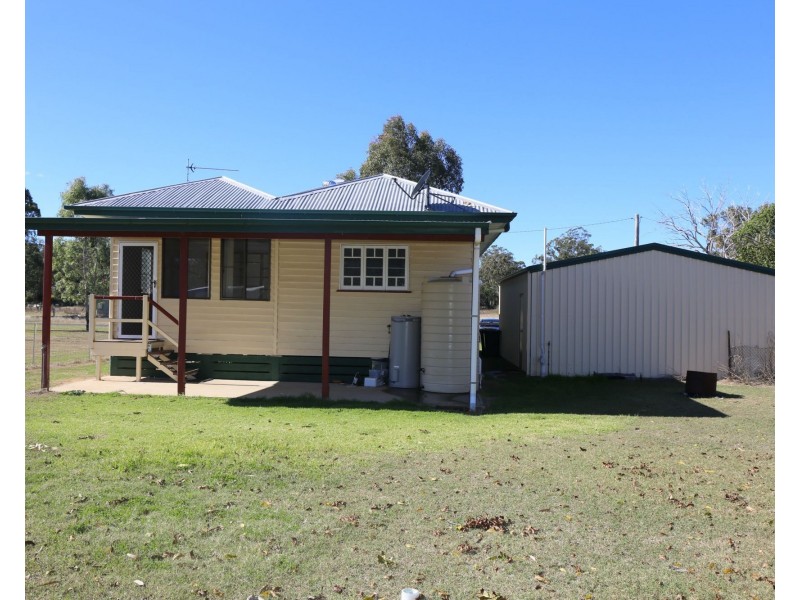 43 McIntyre Street, Leyburn QLD 4365