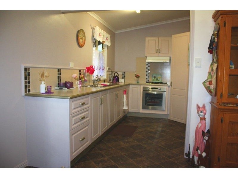 7 Leslie Lane, Hendon QLD 4362