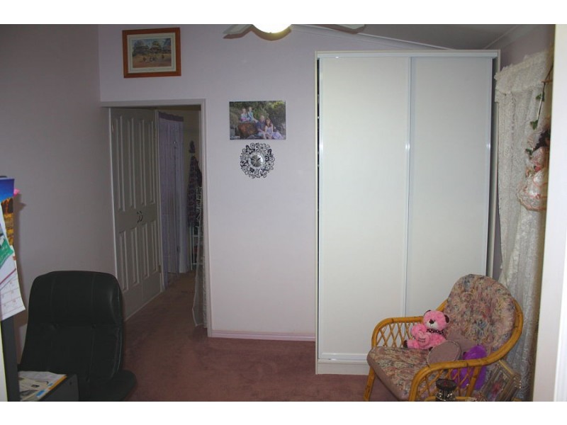 7 Leslie Lane, Hendon QLD 4362