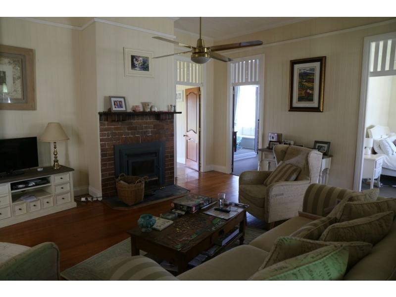 33 Locke Street, Warwick QLD 4370