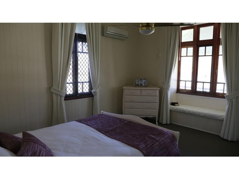 33 Locke Street, Warwick QLD 4370