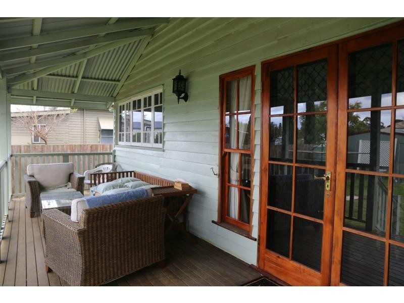 33 Locke Street, Warwick QLD 4370