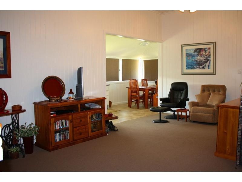 12 William Street, Allora QLD 4362