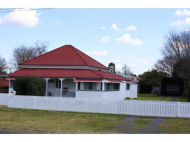 12 William Street, Allora QLD 4362
