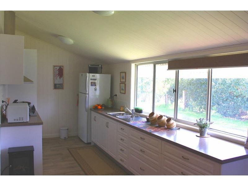 12 William Street, Allora QLD 4362