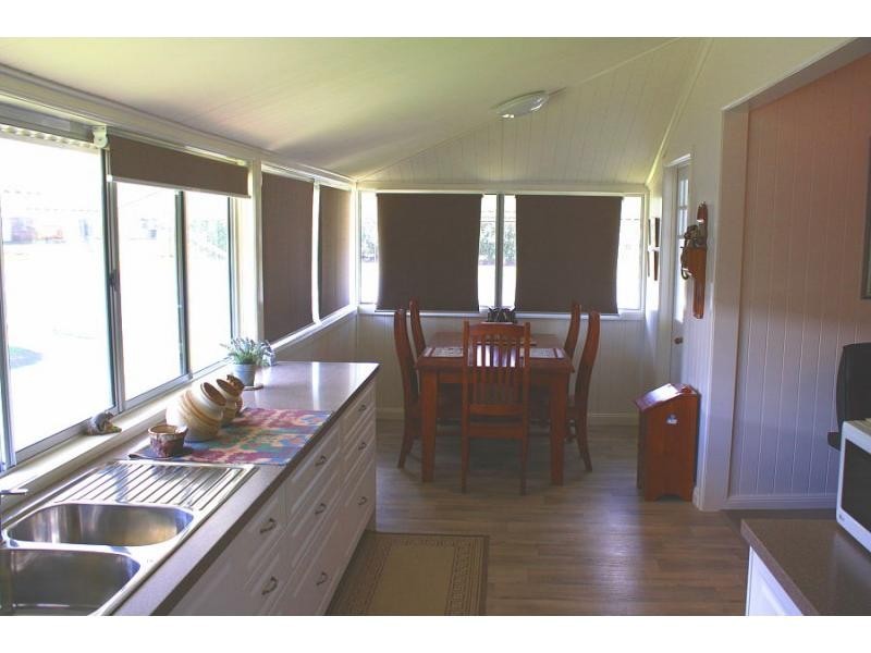 12 William Street, Allora QLD 4362