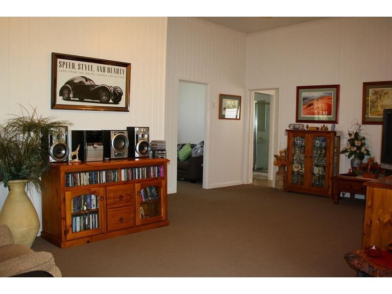 12 William Street, Allora QLD 4362