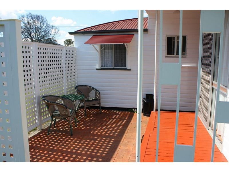 12 William Street, Allora QLD 4362