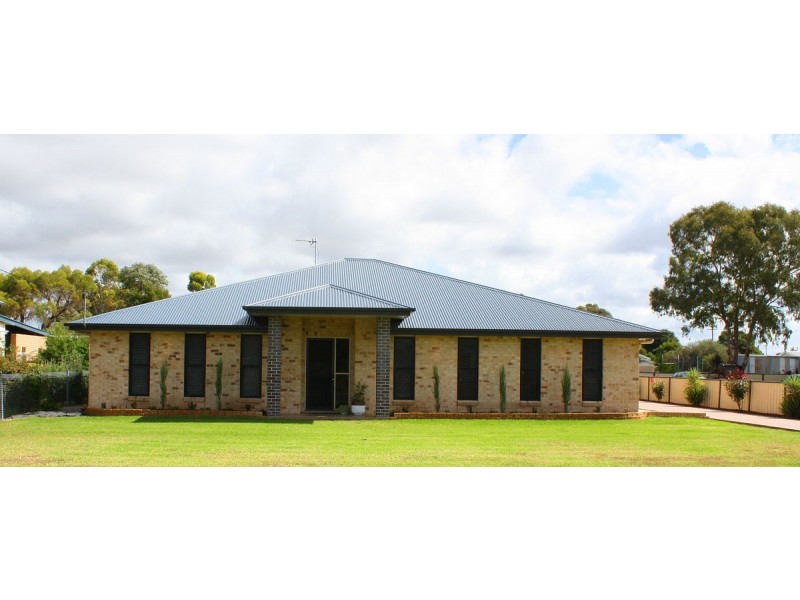 4 Norman Street, Allora QLD 4362