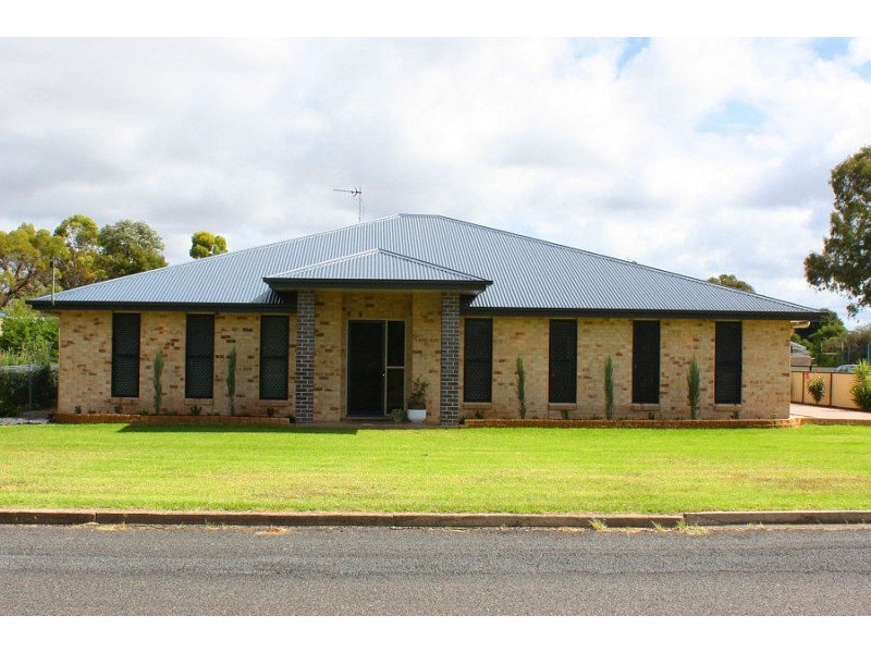 4 Norman Street, Allora QLD 4362