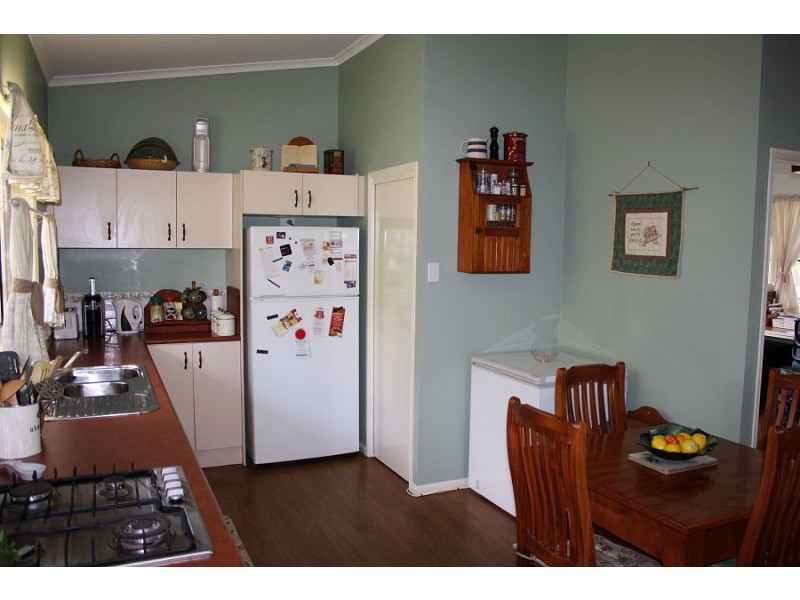 2369 Leyburn Cunningham Road, Pratten QLD 4370