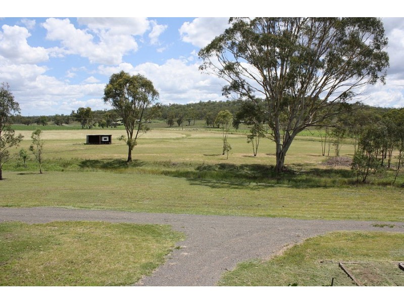 2369 Leyburn Cunningham Road, Pratten QLD 4370