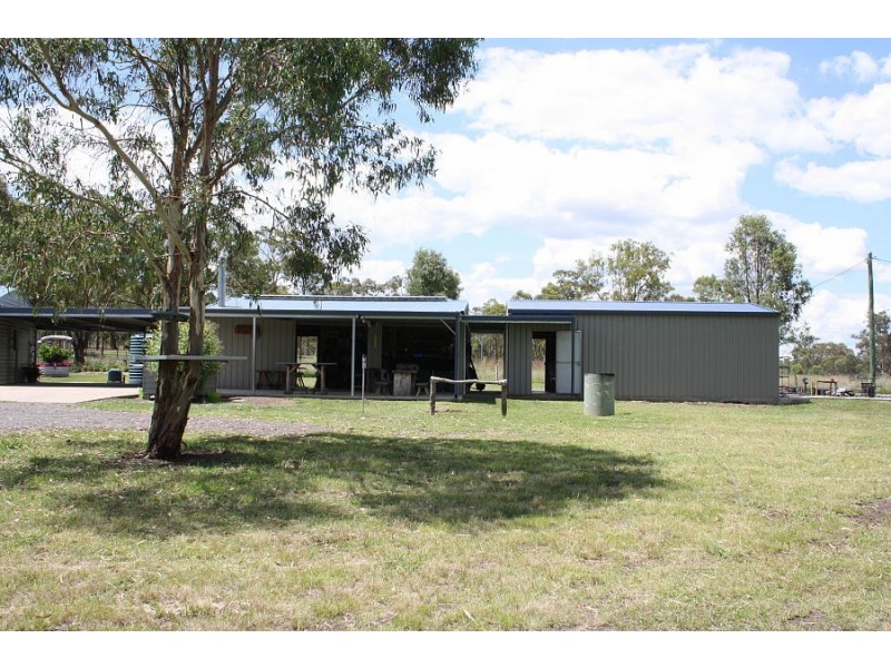 2369 Leyburn Cunningham Road, Pratten QLD 4370