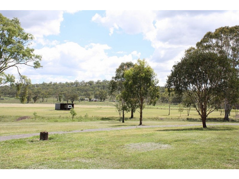 2369 Leyburn Cunningham Road, Pratten QLD 4370