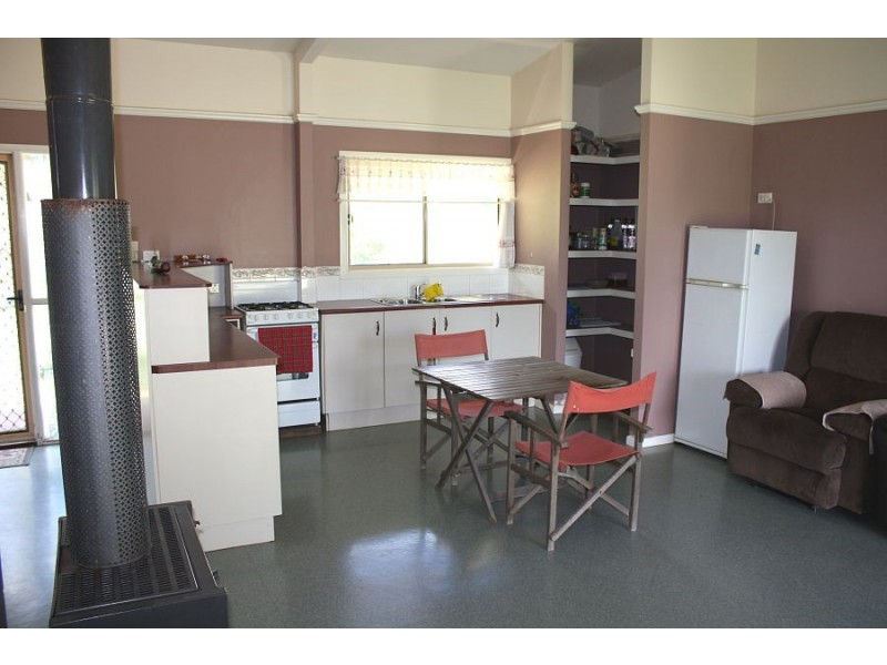 2369 Leyburn Cunningham Road, Pratten QLD 4370