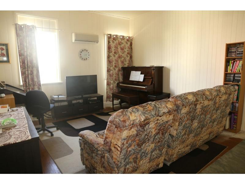 102 Wood Street, Warwick QLD 4370