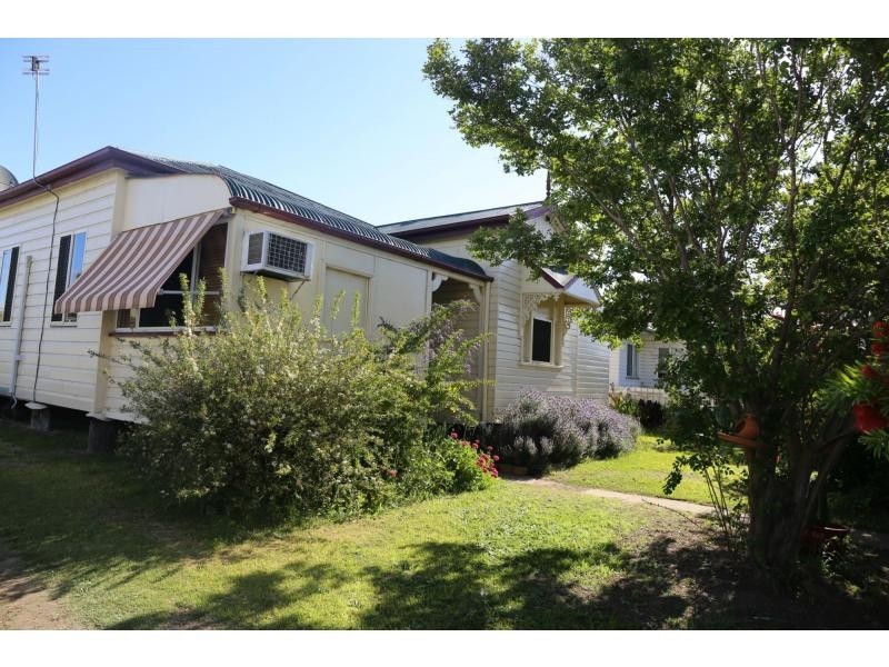 102 Wood Street, Warwick QLD 4370