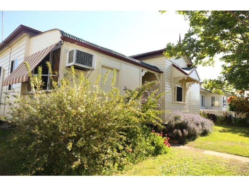 102 Wood Street, Warwick QLD 4370