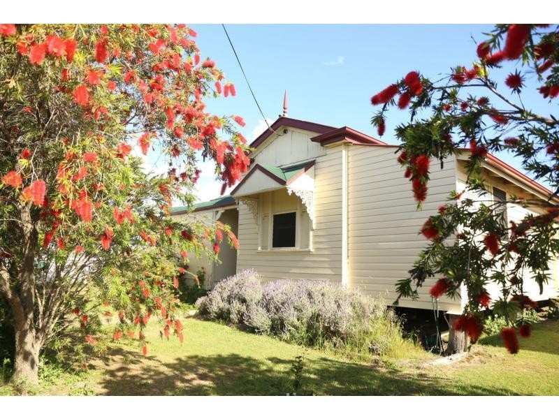 102 Wood Street, Warwick QLD 4370