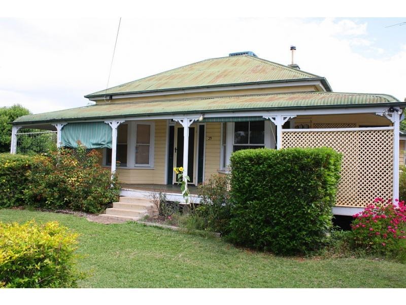 29 South Street, Allora QLD 4362