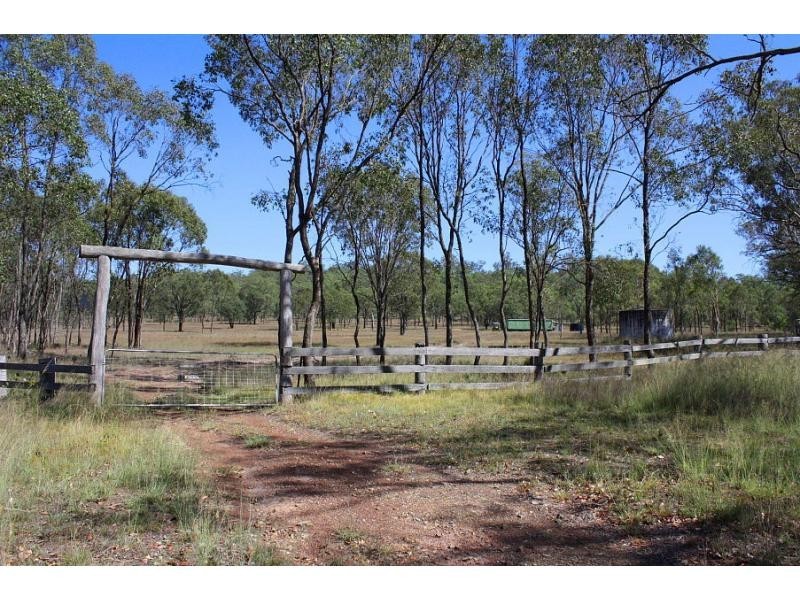 2352 Leyburn Cunningham Road, Pratten QLD 4370