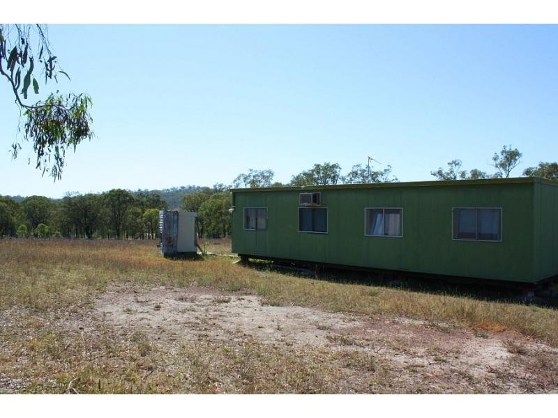 2352 Leyburn Cunningham Road, Pratten QLD 4370