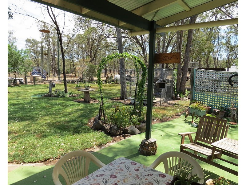 106 Maryvale Street St, Hendon QLD 4362