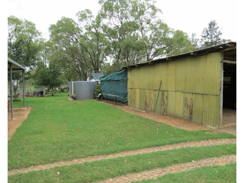 106 Maryvale Street St, Hendon QLD 4362