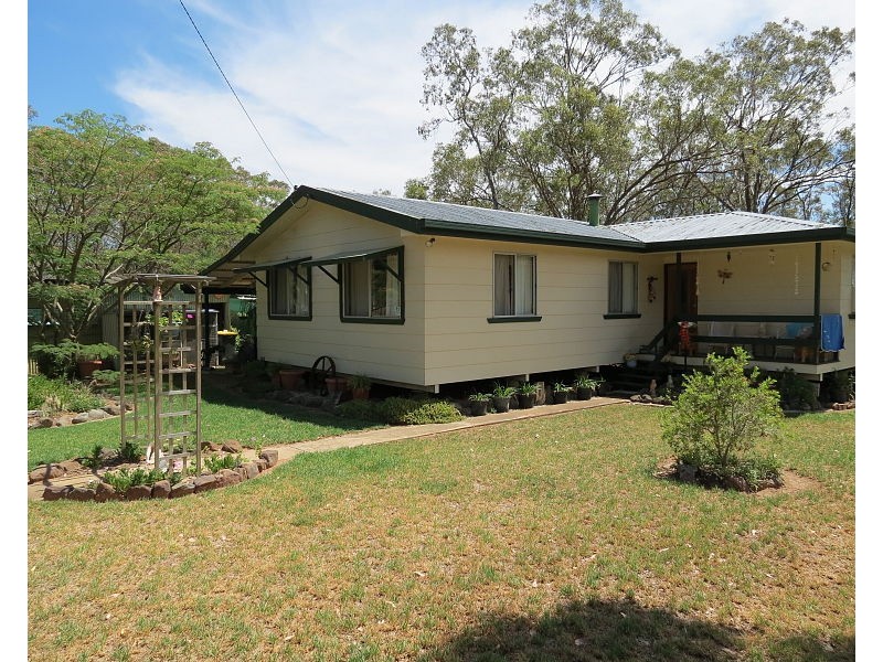 106 Maryvale Street St, Hendon QLD 4362